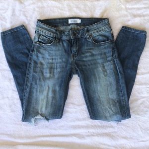 Size 1 Oasis by eunina ripped skinny jeans